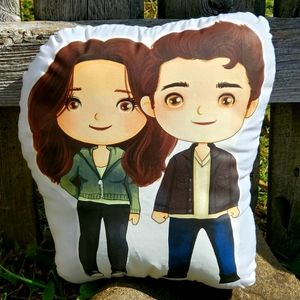 Twilight Bella and Edward Pillow Pal. New.